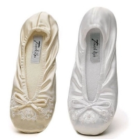 Touch Ups Molly Womens Ballet Flat - Ballerina Flat - White or Ivory (Women's Small 5-6 US, Ivory)
